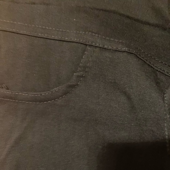 Size Med Distressed  Women’s Leggings with pockets  Lenght 24 New - Picture 4 of 5